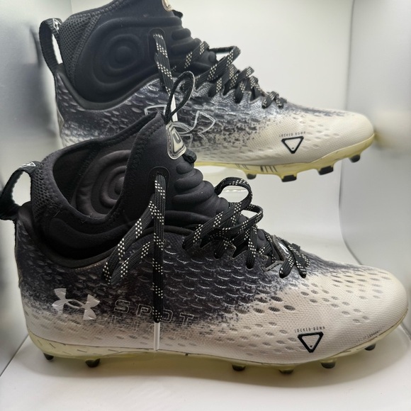 Under Armour Spotlight Football cleats size 9 EUC - Picture 3 of 5
